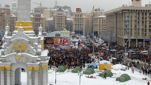 Валерій Зміївський<br />
Знаки Зодіаку<br />
Україна, рік 2004-й. Рік Чорної Мавпи<br />
Напередодні Великого Переходу. Помаранчевий спалах 1/1