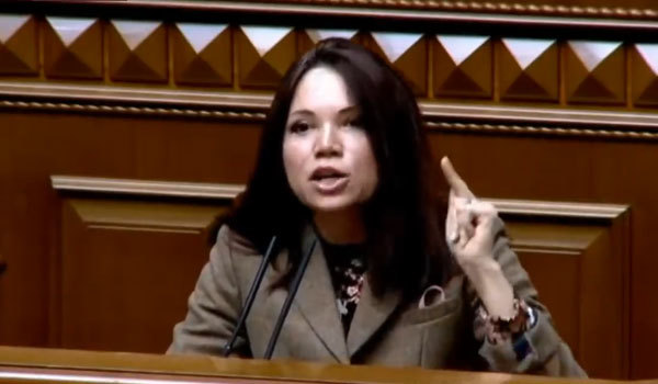 Жовтень. Нюанси місяця<br />
Виступ Вікторії Сюмар, народної депутатки з фракції «ЄС» <br />
після президентського послання у парламенті 1/1