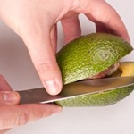 як правильно розрізати авокадо