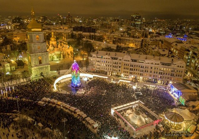 Як виглядає головна ялинка України з висоти пташиного польоту (Фото) 1/1