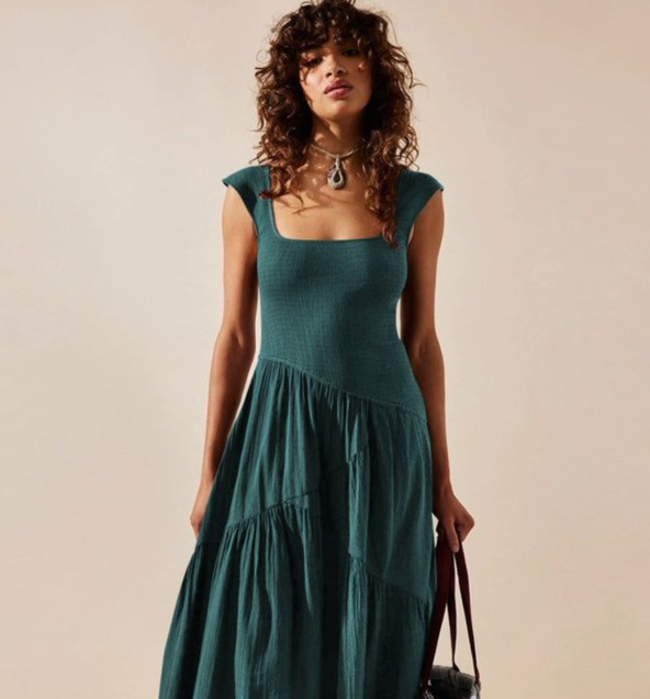 Трендові сукні весни — 2026: головні мастхеви для вашого гардероба 1/1