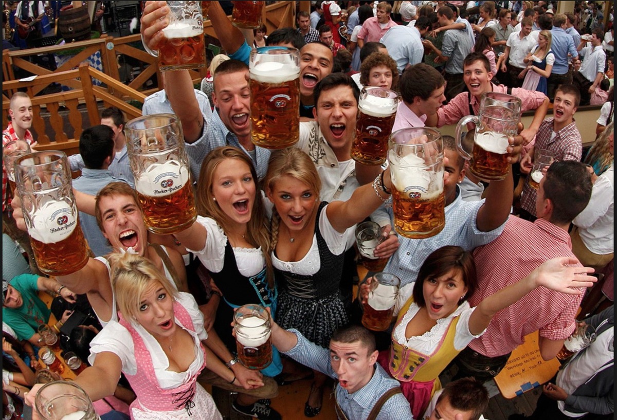 Beer 7. Праздник Октоберфест в Германии. Oktoberfest в Чехии. Пивной бар Октоберфест. Октоберфест 1810.