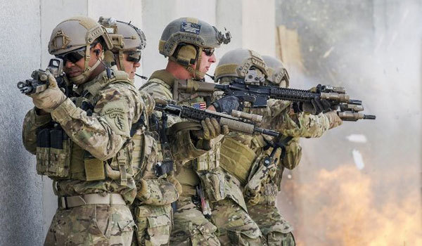 Юрій Бутусов<br />
Врятувати рядового фермера<br />
Як ЦРУ і ССО США провели грандіозну операцію в нетрях Африки<br />
  1/1