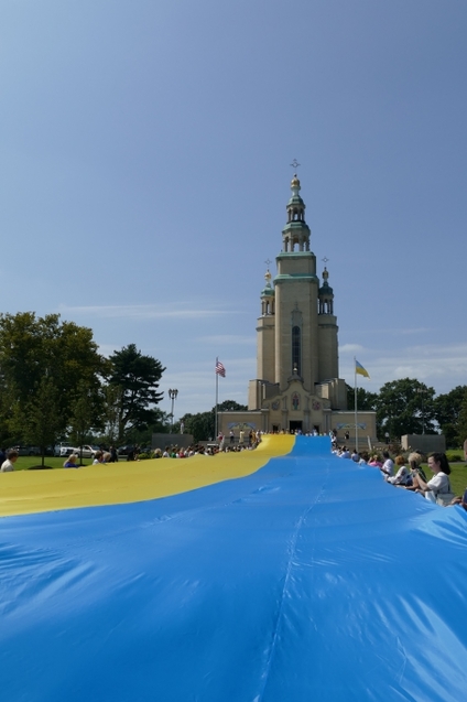 До дня Незалежності України в Нью-Йорку розгорнули 100-метровий прапор 1/1