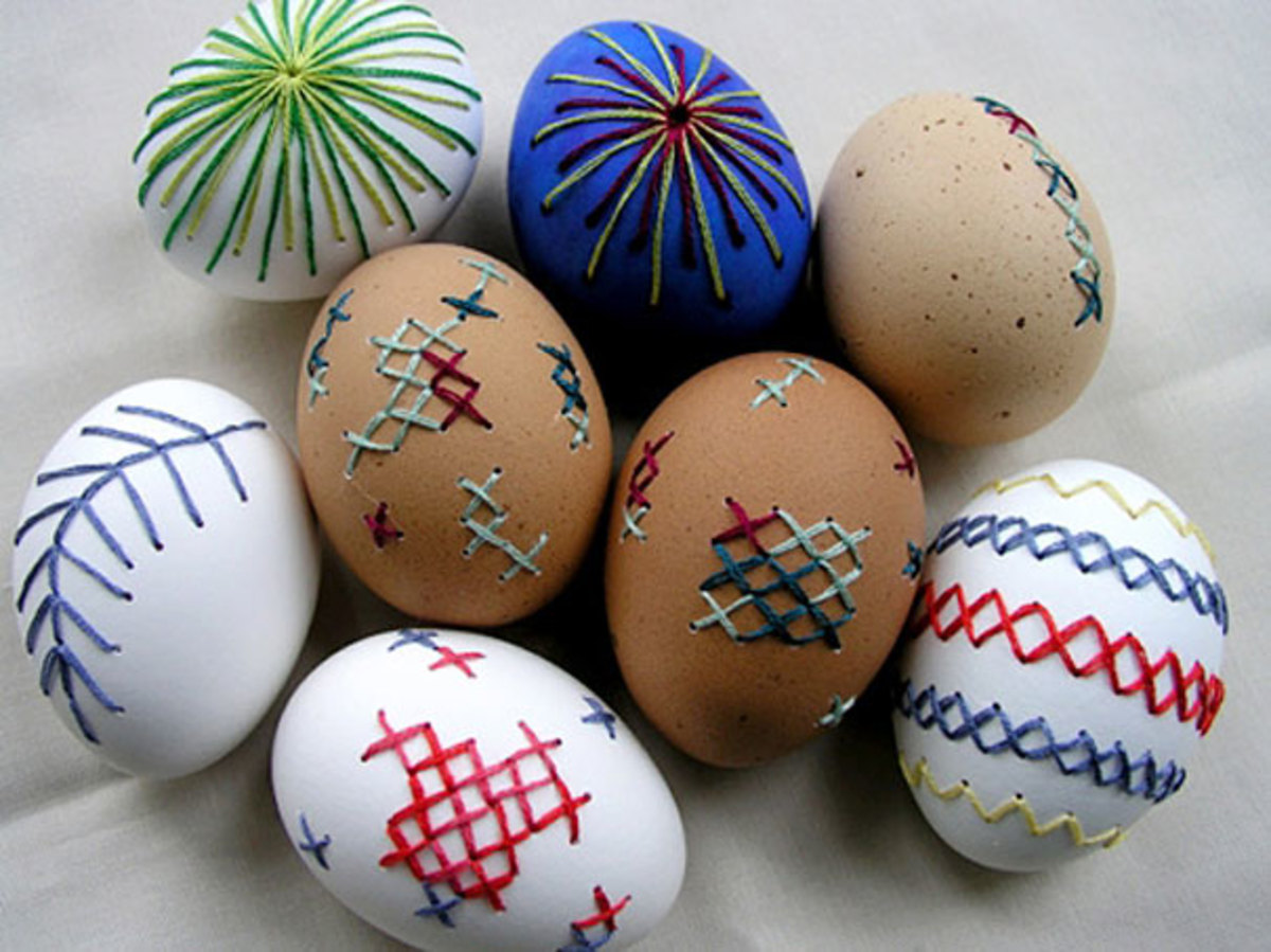 Красивые яйца своими руками. Украшение пасхальных яиц. Украшение яиц на Пасху. Украсить яйца к Пасхе. Необычное украшение пасхальных яиц.