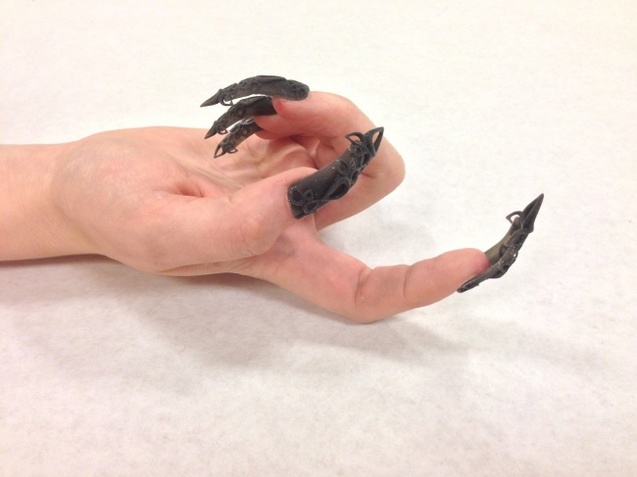 нігті, роздруковані на 3D принтері