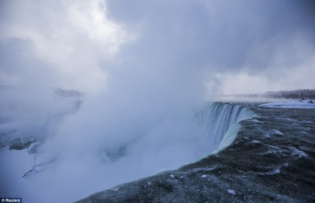 НІагарський водоспад замерз фото