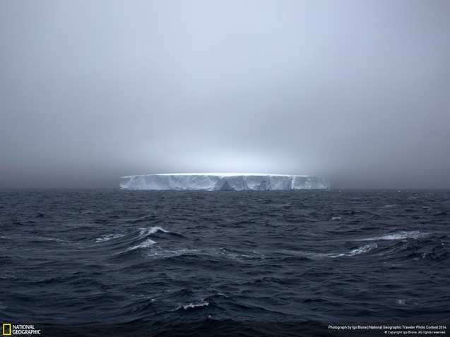 Айсберг в Антарктиді 