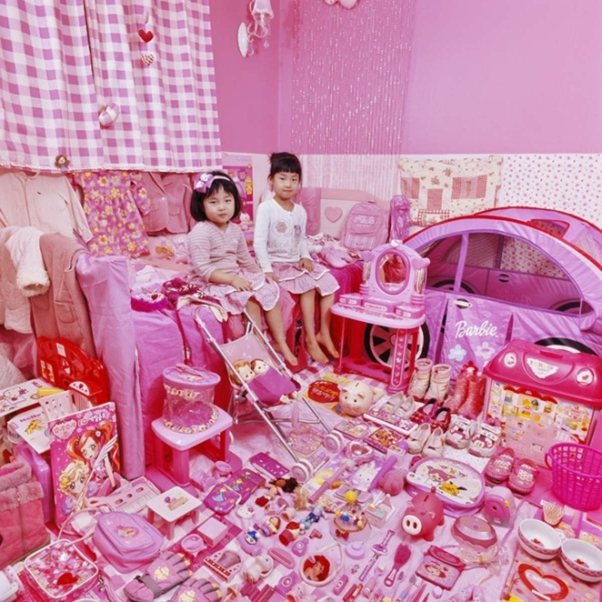 Игра розовая девочка синий мальчик. Интересные игрушки для девочек. Красивые штучки для девочек. Розовые вещи для детей. Много интересных игрушек для девочек.