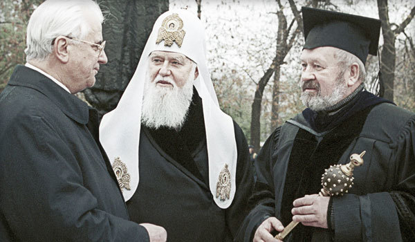 Валерій Зміївський<br />
Реаніматори-1. Версія<br />
Книга перша 1/1
