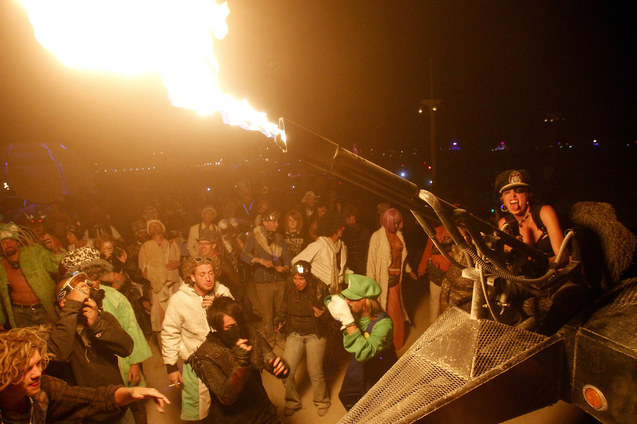 Скульптура Любов Олександра Мілова підкорила американський фестиваль Burning Man 1/1