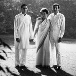 Індіра Ганді з синами