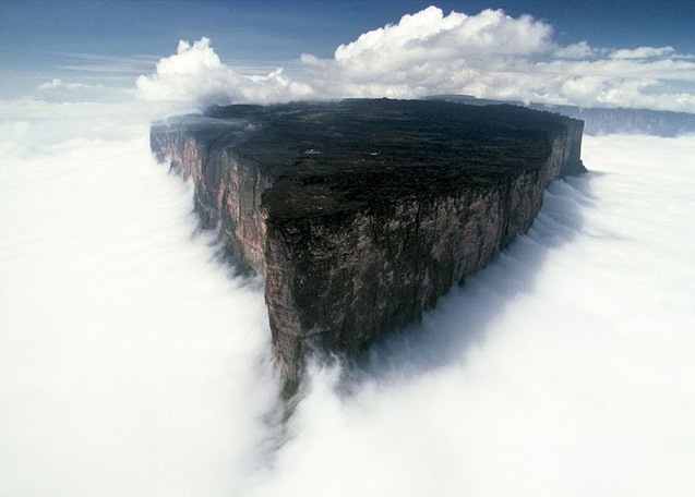 Гора Рорайма на стику Бразилії, Венесуели та Гайани