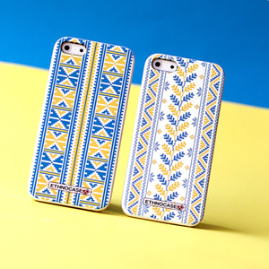чохли для телефонів з українським орнаментом