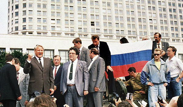 Валерій Зміївський<br />
Реаніматори-1. Версія<br />
Книга перша 1/1