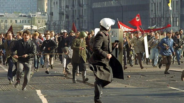 Валерій Зміївський<br />
Реаніматори-2. Версія<br />
Книга друга 1/1