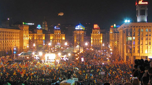 Валерій Зміївський<br />
Знаки Зодіаку<br />
Україна, рік 2004-й. Рік Чорної Мавпи<br />
Напередодні Великого Переходу. Помаранчевий спалах 1/1