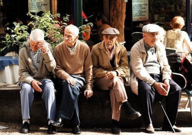 пенсіонери українці донбас 