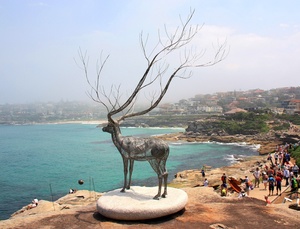 Скульптури біля моря (фото)