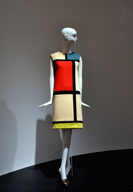 У Сіетлі проходить виставка, присвячена дизайнеру Ів Сен-Лорану: Yves Saint Laurent: The Perfection of Style 1/1