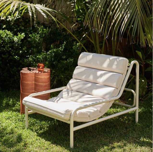 Шезлонг для ідеального відпочинку: як обрати та доглядати 1/1