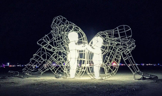 Скульптура Любов Олександра Мілова підкорила американський фестиваль Burning Man 2/2
