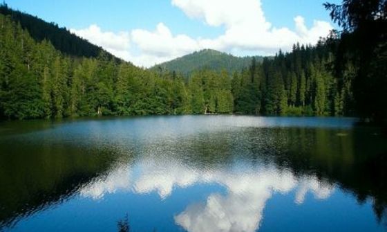 озеро Синевир, Україна