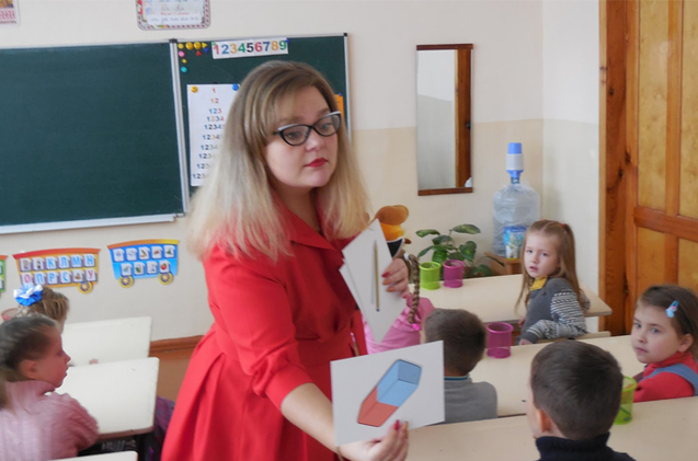 Українська вчителька Олеся Гудименко перемогла на конкурсі Кембриджа 1/1