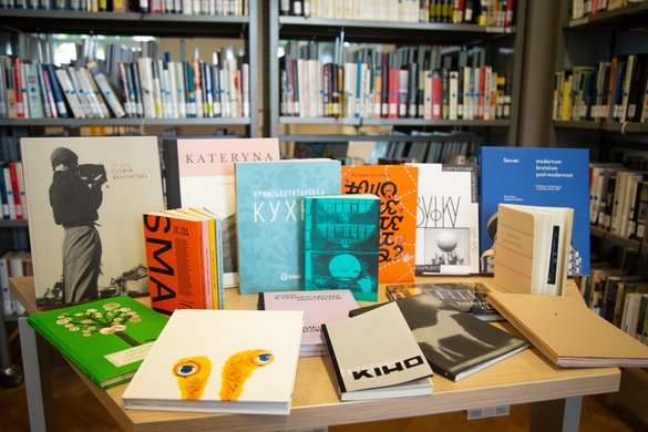 У Мистецькому арсеналі відкрили Книжковий Арсенал та ...