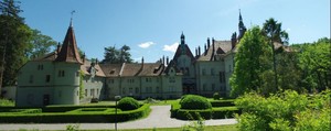 Schönborn Palace Castle (photo)