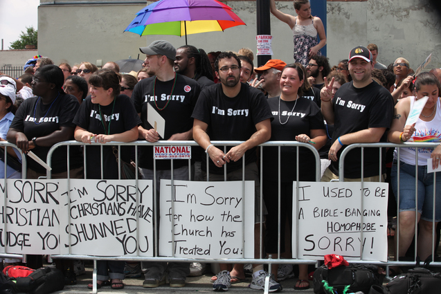 християни на гей-параді