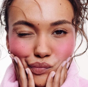 Дрейпінг та контурування: рум’яна як інструмент скульптурування