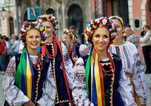 Символізм українського етнічного вбрання. Модно - не означає правильно