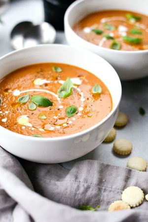 Апетитний гарбузовий крем-суп з горіхами