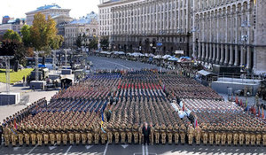 Серпень. Нюанси місяця. <br />
Дмитро «Калинчук» Вовнянко<br />
Петру Порошенко не дали запрошення на військовий парад