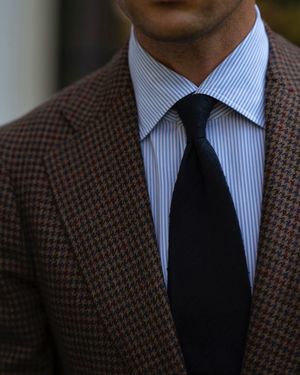 Чоловікам на замітку: як правильно підібрати краватку 