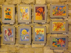 Історія однієї квітки. В Івано-Франківську триває виставка творчих робіт дітей з особливими потребами 