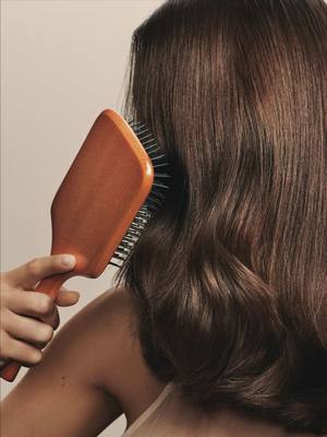 Випадіння волосся: що робити та як запобігти