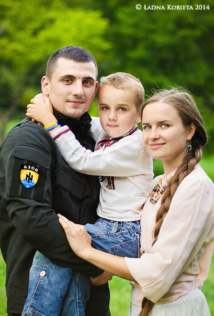 Soldier of Azov battalion and his family