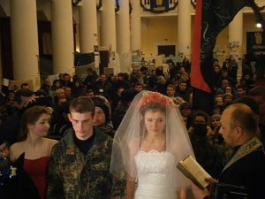 Перше весілля на Майдані - 2014