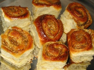 Булочки з яблуком