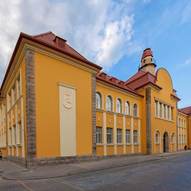 Державна торговельна академія в Мукачево. Збудована в 1925році. 