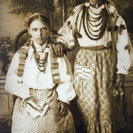 українка, традиційний костюм (фото)