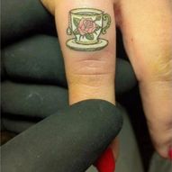 татуювання: чашка
