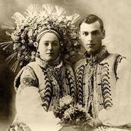 Весільна пара з Покуття. с. Корнич. 1920 р.