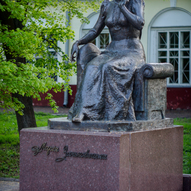 Пам'ятник М. Заньковецькій, Ніжин