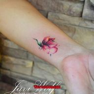 татуювання: квітка