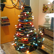 новорічна ялинка з книг (фото)